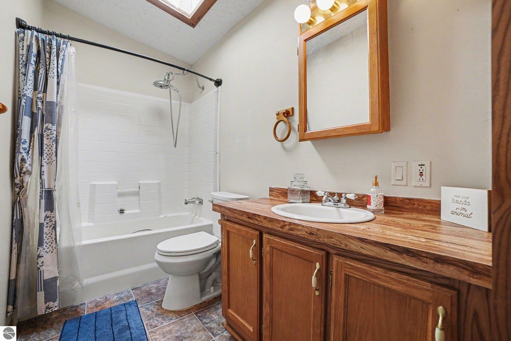 Image 16 of property listing at 3949 S Alamando Road, St Louis, MI 48880