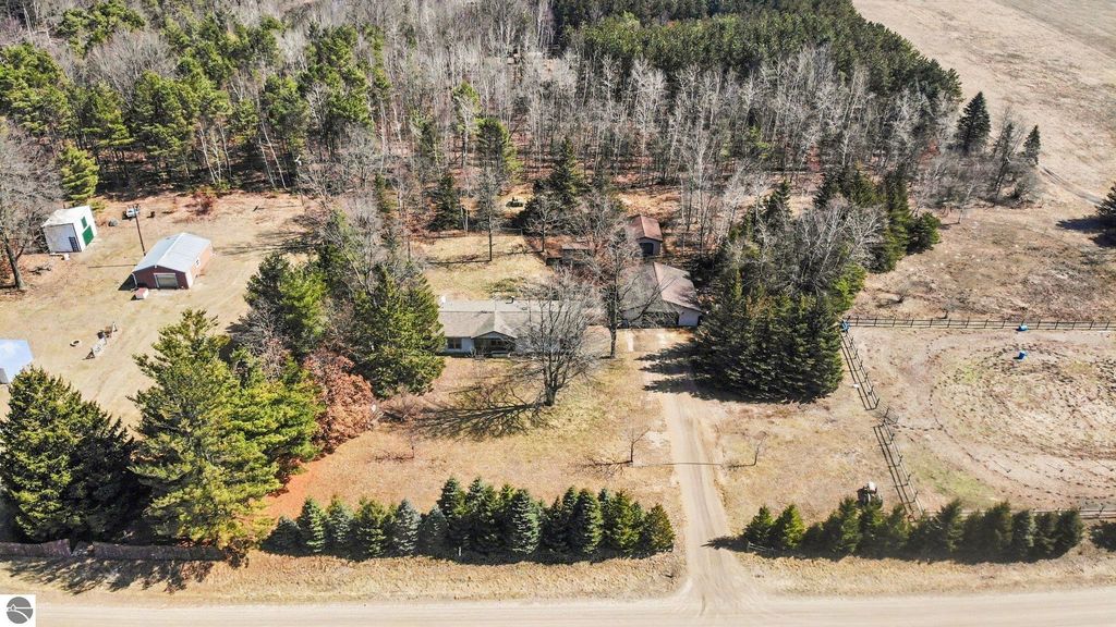 Image 26 of property listing at 3949 S Alamando Road, St Louis, MI 48880