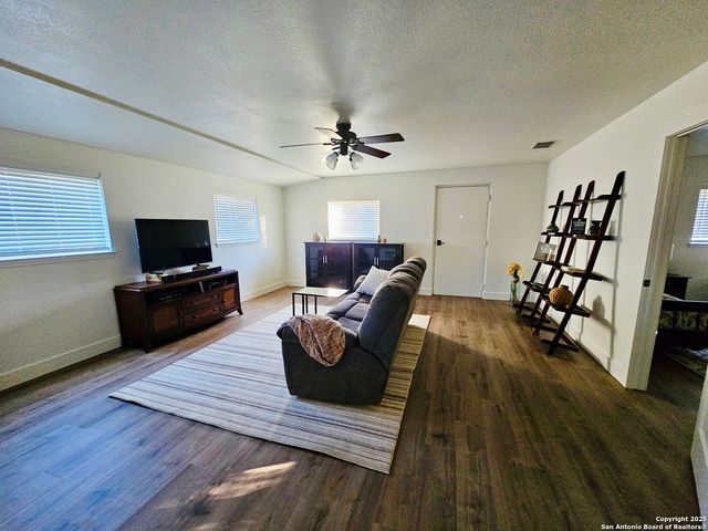 1031 shin oak, Menard, TX 76859