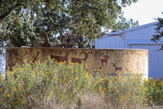 1031 shin oak, Menard, TX 76859