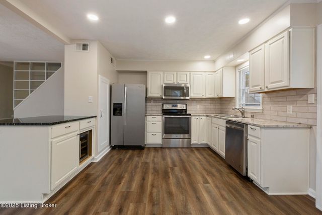 2912 Yorkshire Blvd, Louisville, KY 40220