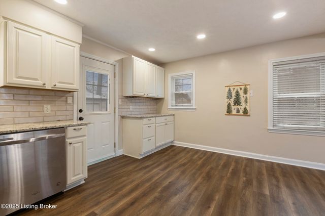 2912 Yorkshire Blvd, Louisville, KY 40220