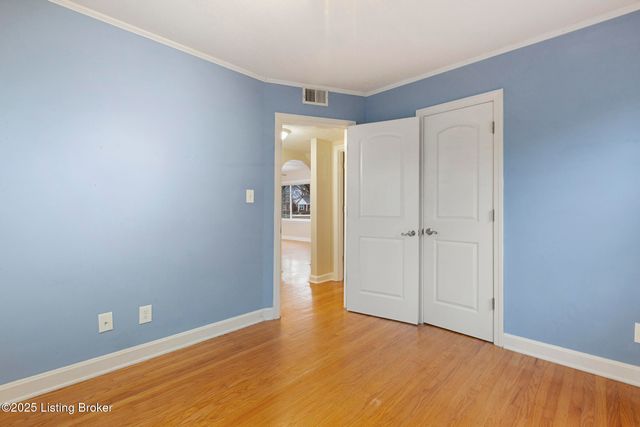 2912 Yorkshire Blvd, Louisville, KY 40220