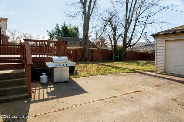 2912 Yorkshire Blvd, Louisville, KY 40220