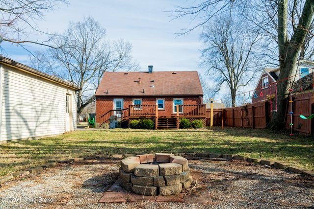 2912 Yorkshire Blvd, Louisville, KY 40220