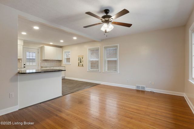 2912 Yorkshire Blvd, Louisville, KY 40220