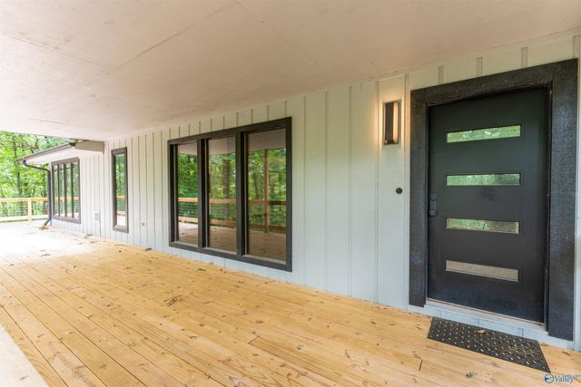206 Newcomb Road, Owens Cross Roads, AL 35763
