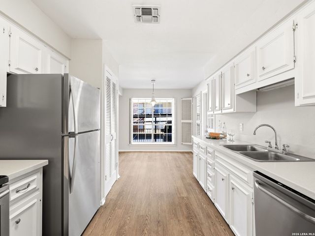 7926 Broadway Apt 107, San Antonio, TX 78209
