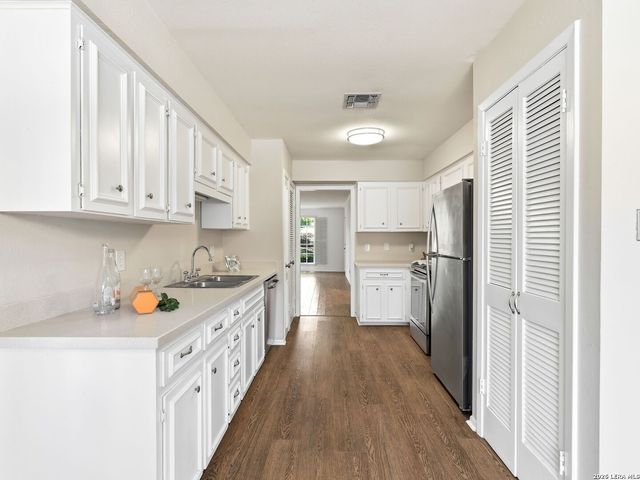 7926 Broadway Apt 107, San Antonio, TX 78209