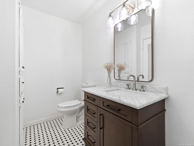 7926 Broadway Apt 107, San Antonio, TX 78209