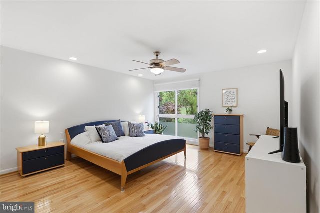 11460 LINKS DR, Reston, VA 20190