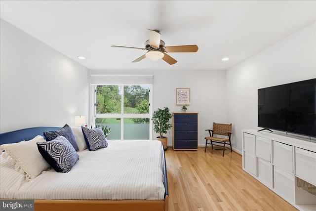 11460 LINKS DR, Reston, VA 20190
