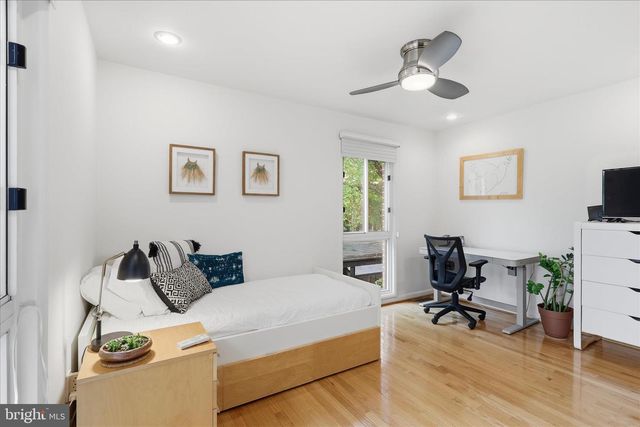 11460 LINKS DR, Reston, VA 20190