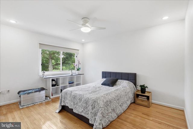 11460 LINKS DR, Reston, VA 20190