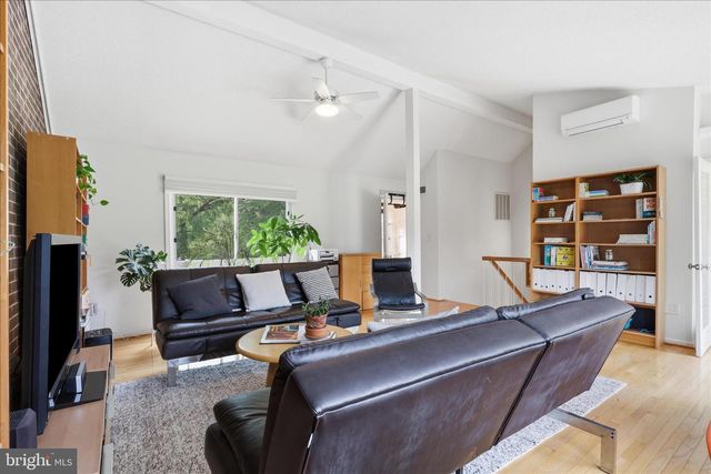 11460 LINKS DR, Reston, VA 20190