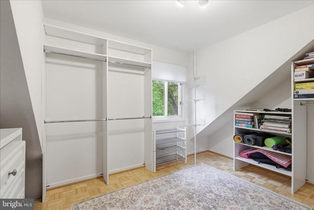 11460 LINKS DR, Reston, VA 20190