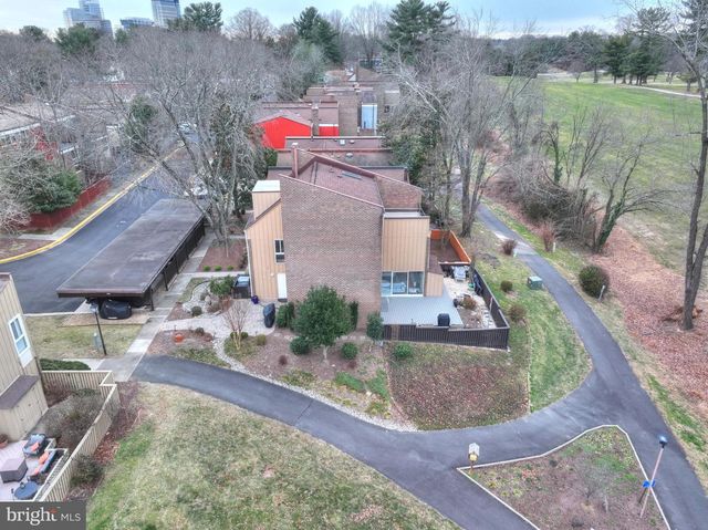 11460 LINKS DR, Reston, VA 20190