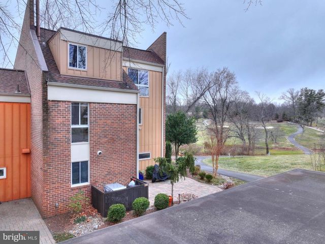 11460 LINKS DR, Reston, VA 20190