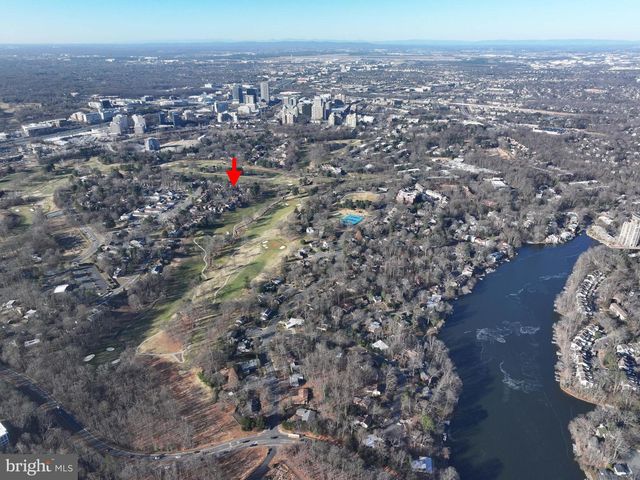 11460 LINKS DR, Reston, VA 20190