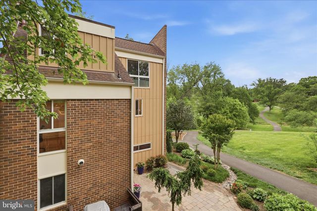 11460 LINKS DR, Reston, VA 20190