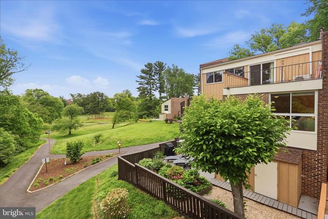 11460 LINKS DR, Reston, VA 20190