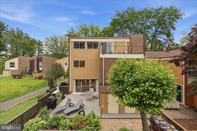 11460 LINKS DR, Reston, VA 20190