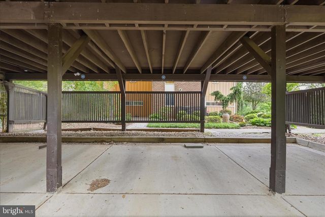 11460 LINKS DR, Reston, VA 20190