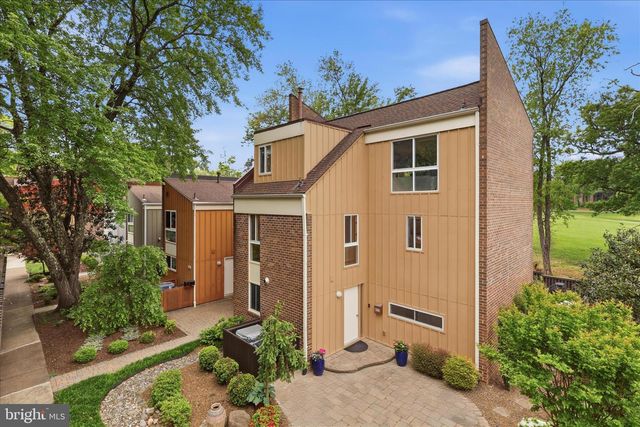 11460 LINKS DR, Reston, VA 20190