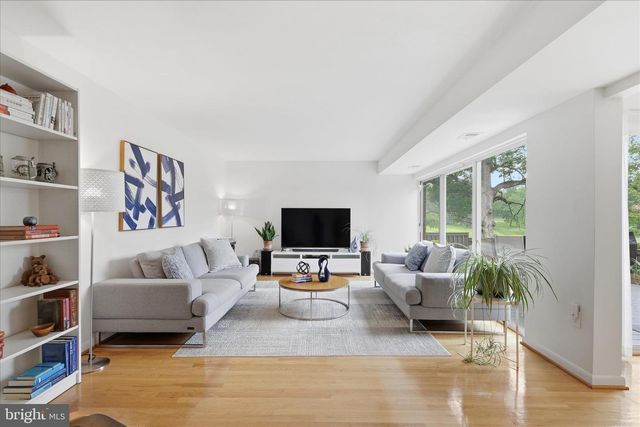 11460 LINKS DR, Reston, VA 20190