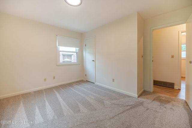 9213 Wendell Way, Louisville, KY 40299