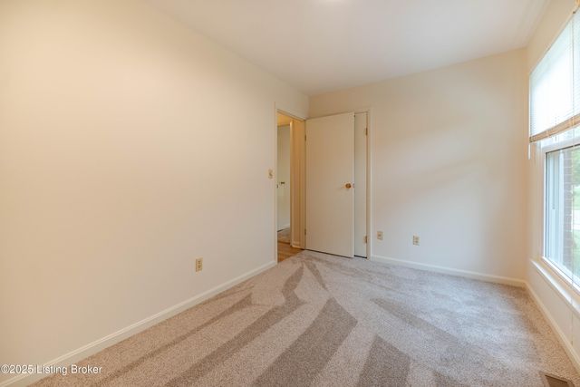 9213 Wendell Way, Louisville, KY 40299