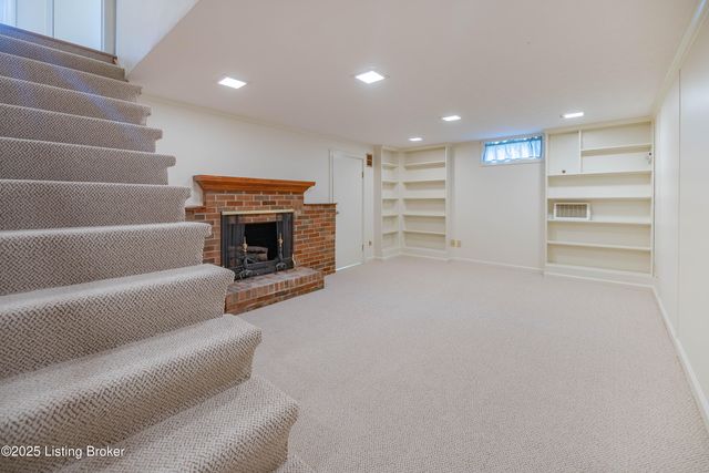 9213 Wendell Way, Louisville, KY 40299