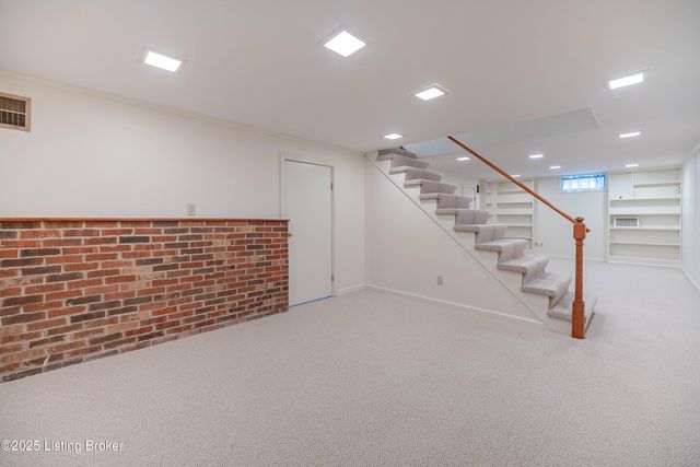 9213 Wendell Way, Louisville, KY 40299