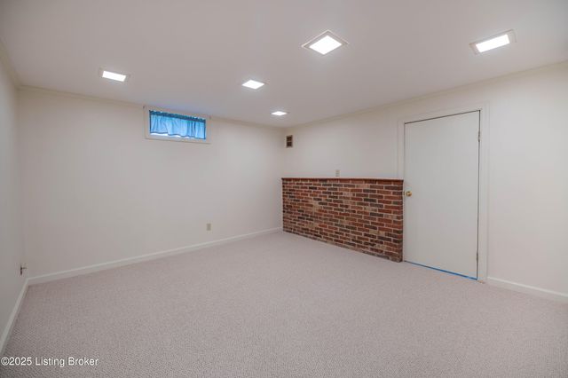 9213 Wendell Way, Louisville, KY 40299