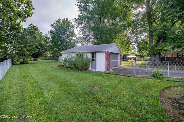 9213 Wendell Way, Louisville, KY 40299