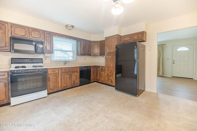 9213 Wendell Way, Louisville, KY 40299