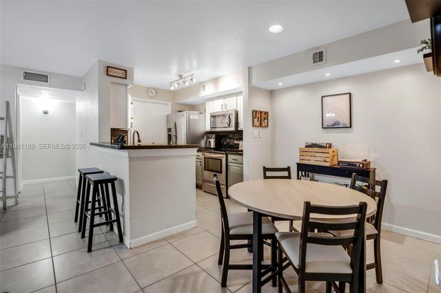 875 Riverside Dr 712, Coral Springs, FL 33071