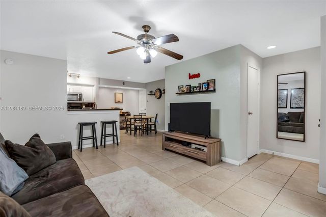 875 Riverside Dr 712, Coral Springs, FL 33071