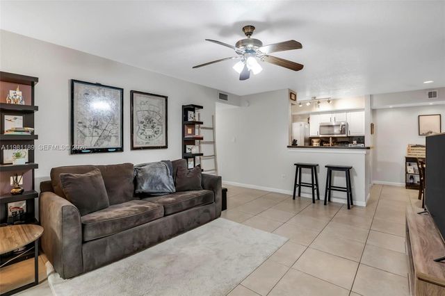 875 Riverside Dr 712, Coral Springs, FL 33071