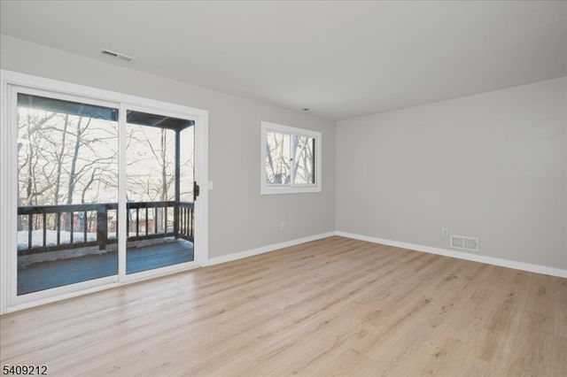 2 Davos Dr 7, Vernon Twp., NJ 07462