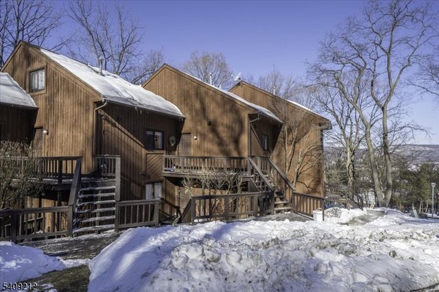 2 Davos Dr 7, Vernon Twp., NJ 07462