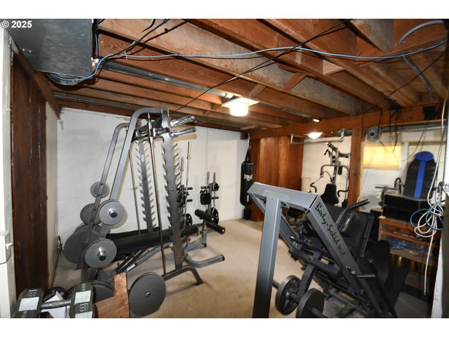 719 W 11TH St, The Dalles, OR 97058