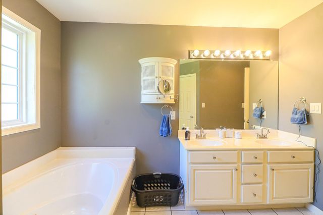 1009 Cypress Springs Cove, Jonesboro, AR 72405