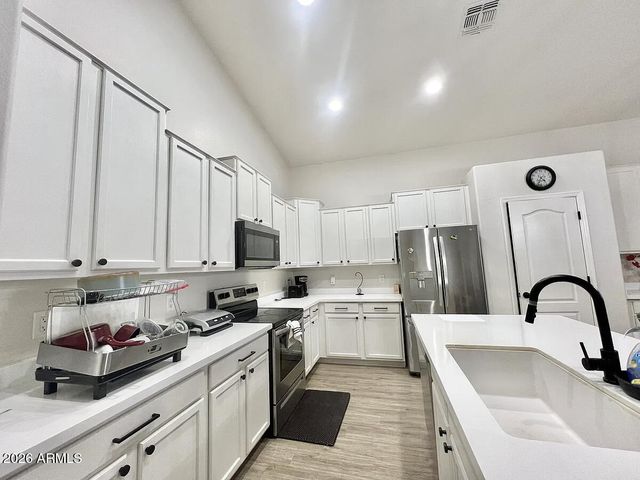 8601 W PRESTON Lane, Tolleson, AZ 85353