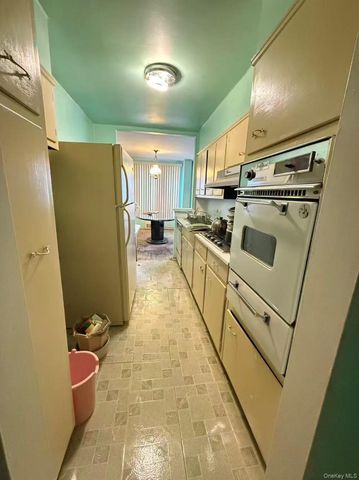 9230 56 Avenue 6C, Elmhurst, NY 11373