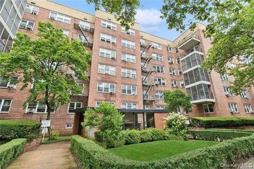 9230 56 Avenue 6C, Elmhurst, NY 11373