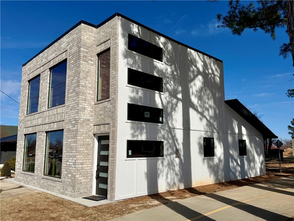 305 S Promenade Boulevard, Rogers, AR 72758