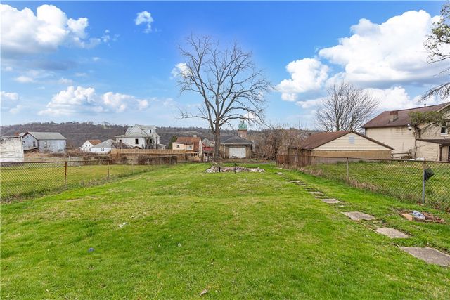 11 Knox Ave, Monessen, PA 15062