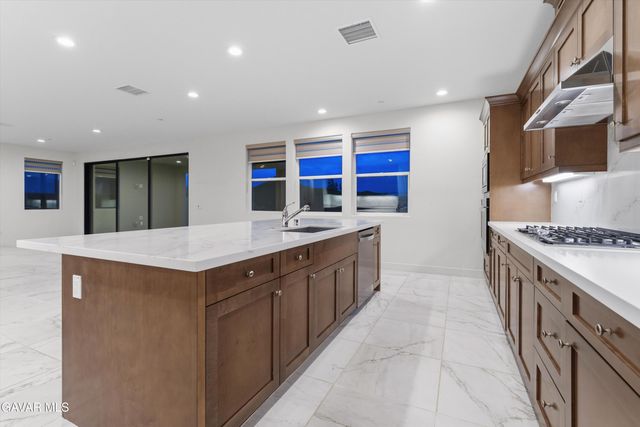 19038 Carranza Lane, Santa Clarita, CA 91350