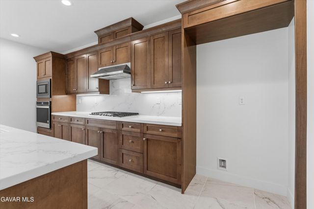 19038 Carranza Lane, Santa Clarita, CA 91350